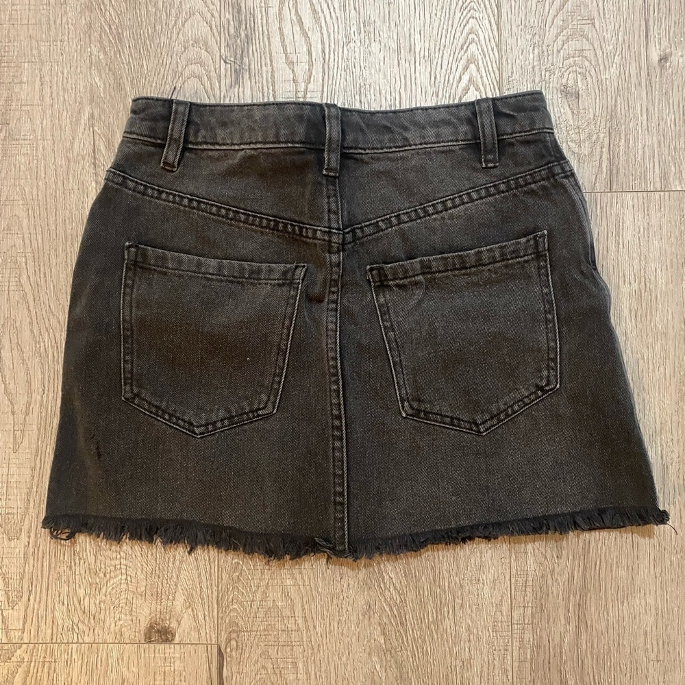We The Free Free People Black Denim Zip Up Skirt with Raw Hem Grunge 24 or 2 - Picture 4 of 8